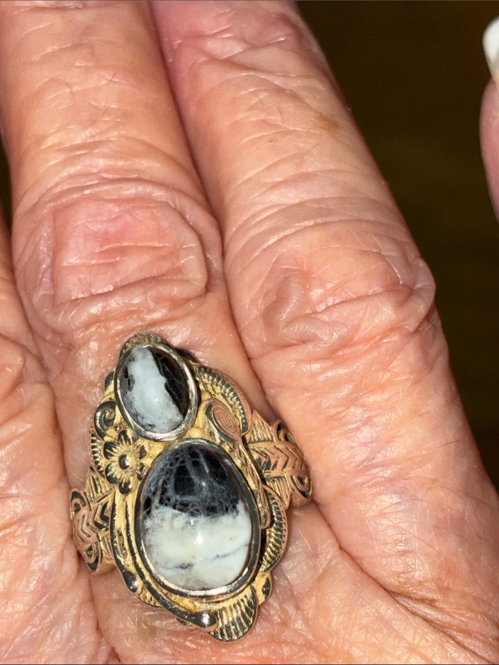 White buffalo ring size 7